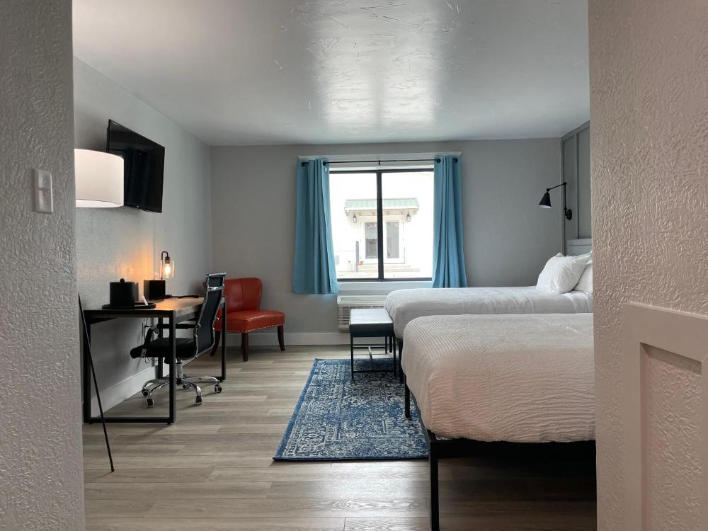 Queen Room interior